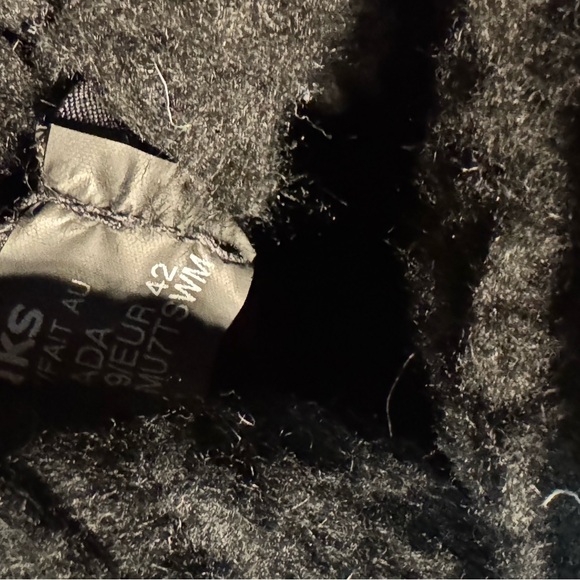 Manitobah Tall Wrap Mukluk boot black suede and rabbit fur sheepskin shearling - Picture 5 of 7